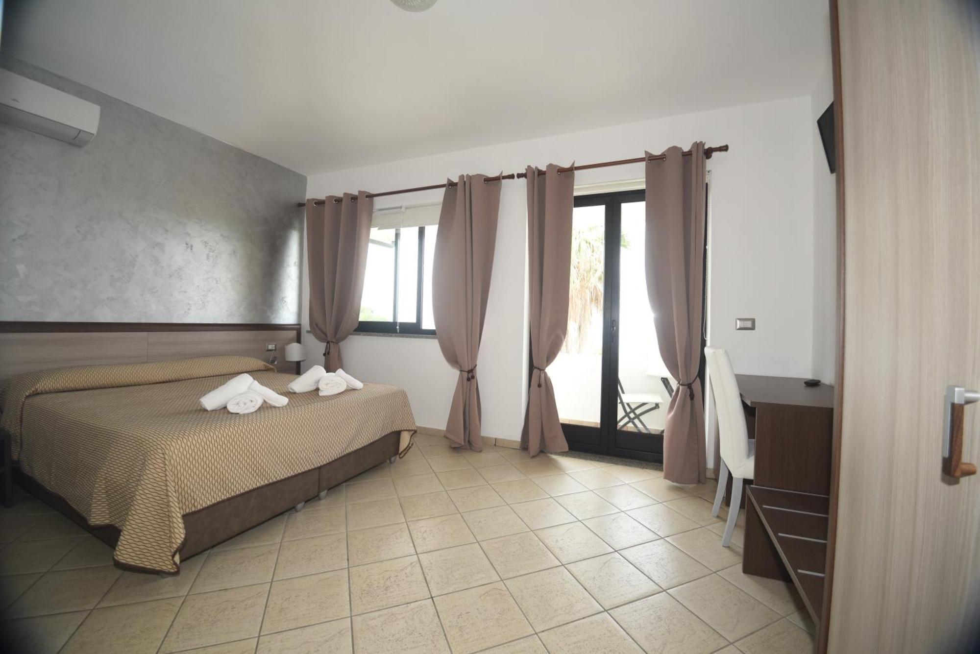 Villaggio Pineta Petto Bianco Capo Vaticano Pokoj fotografie
