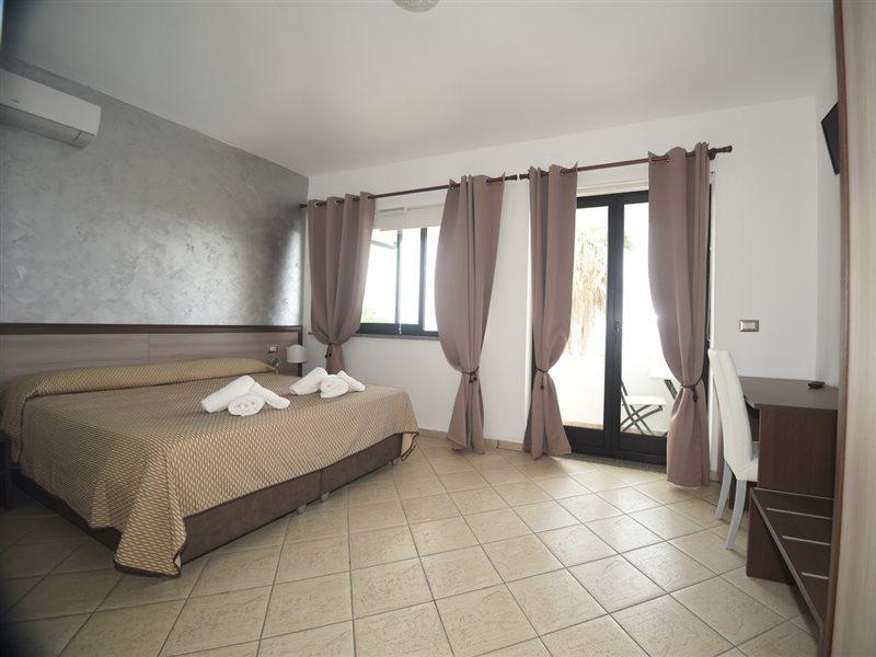 Villaggio Pineta Petto Bianco Capo Vaticano Exteriér fotografie